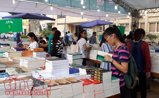 Hội sách Hà Nội lần thứ 4 với chủ đề 'Sách và khởi nghiệp' ảnh 2